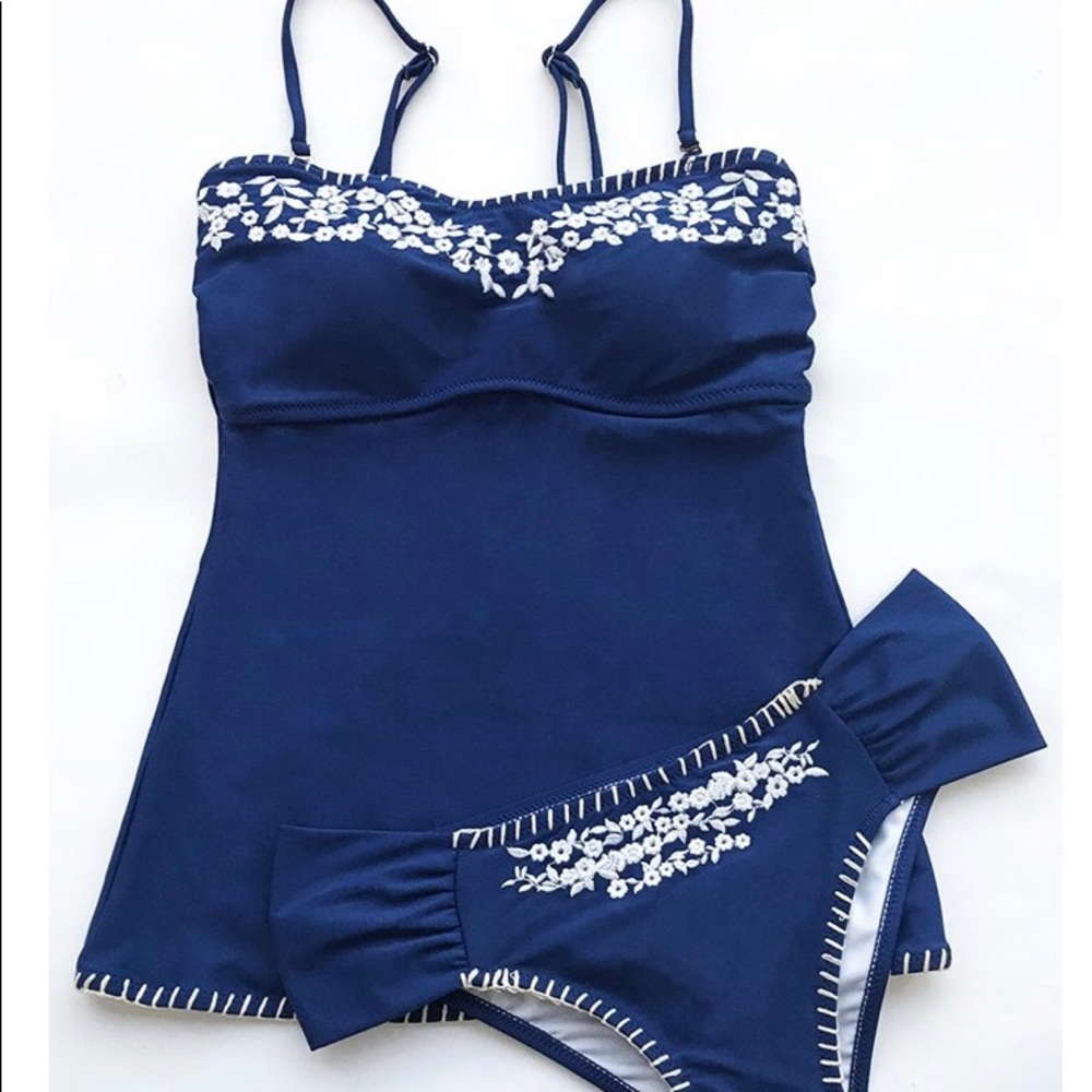 Cupshe Exquisite Taste Embroidery Bikini Set